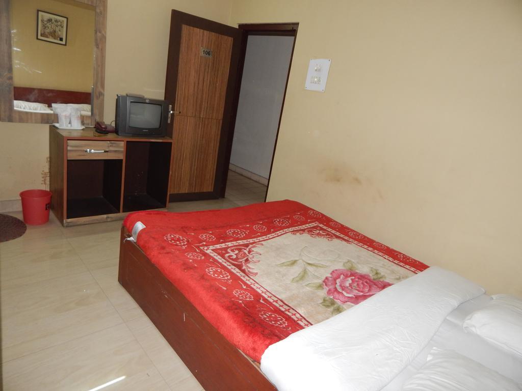 Breeze Hotel Siliguri Ngoại thất bức ảnh