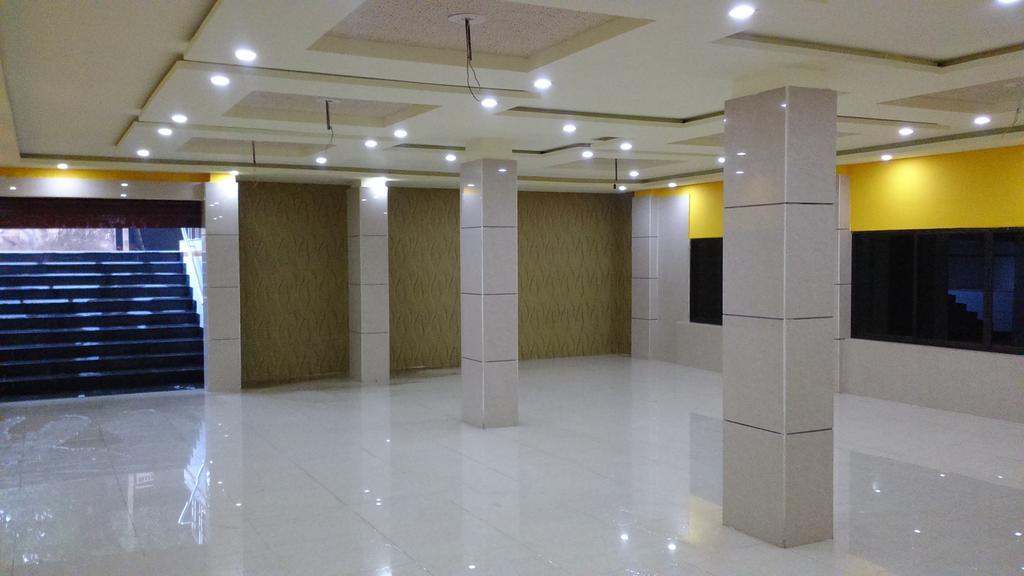 Breeze Hotel Siliguri Ngoại thất bức ảnh