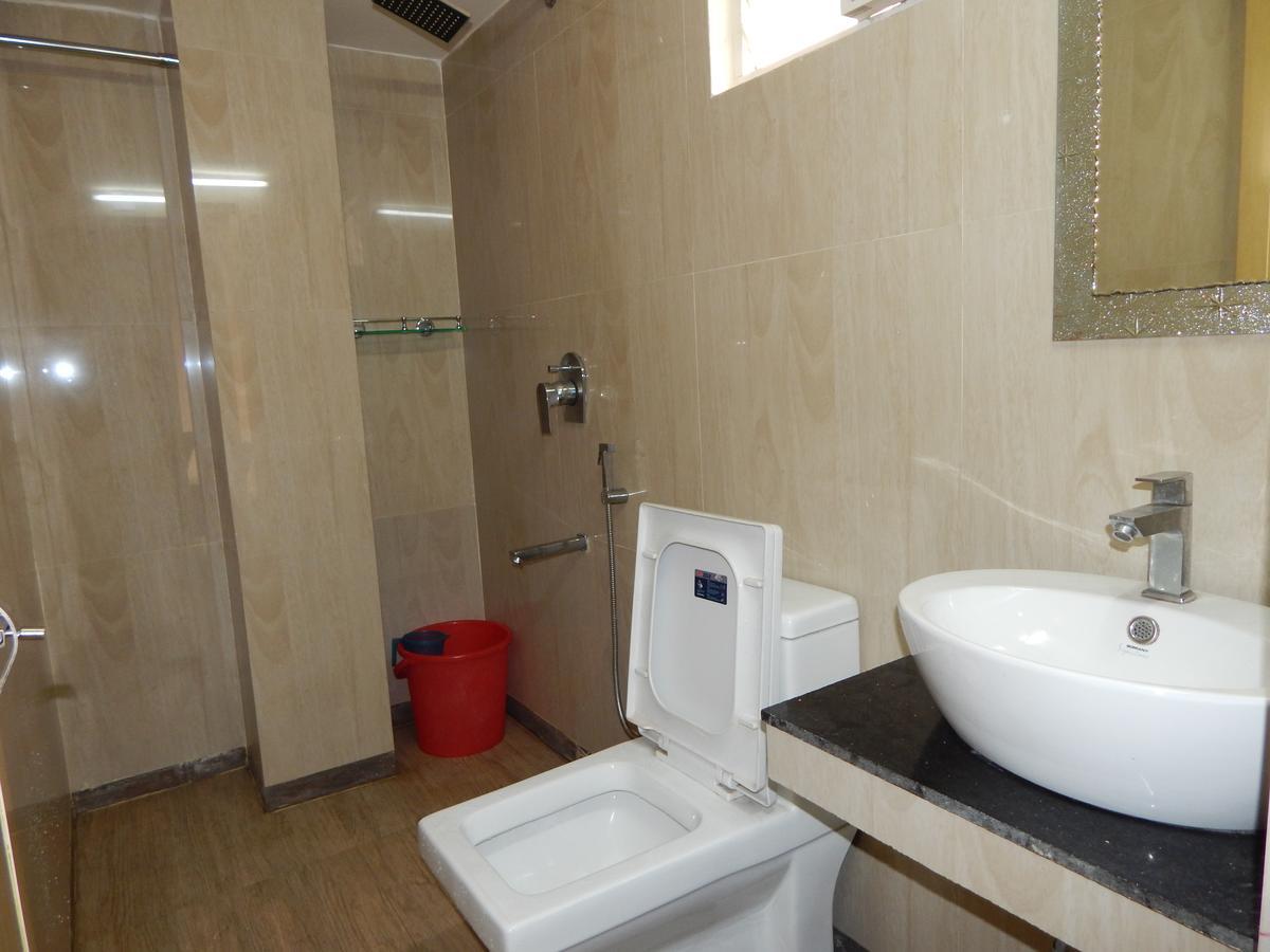 Breeze Hotel Siliguri Ngoại thất bức ảnh